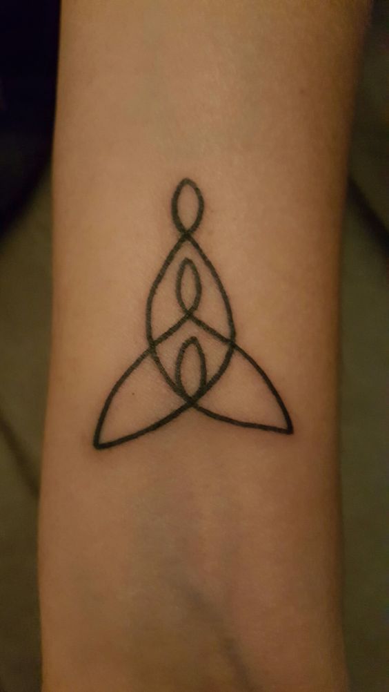 tatuaje nudo celta familia