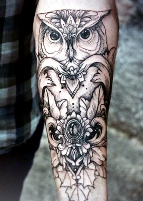 Tatuaje brújula antebrazo