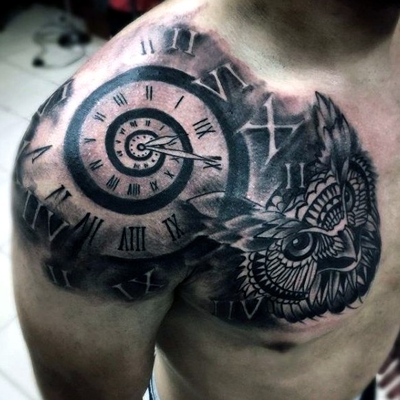 Tatuaje buho reloj arena