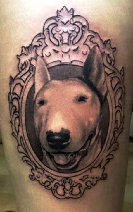 Tatuaje bull terrier realista