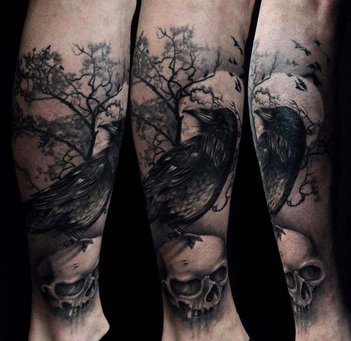 Tatuaje cuervo y luna llena
