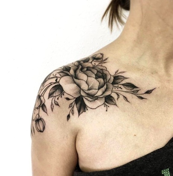 Diseño floral hombro
