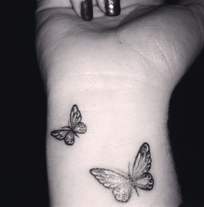 Diseño mariposa línea fina