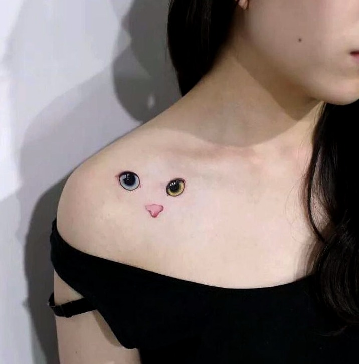 Tatuaje ojos de gato realistas