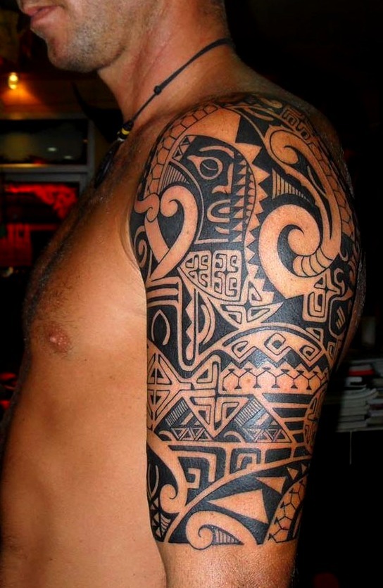 Diseño tribal hombro
