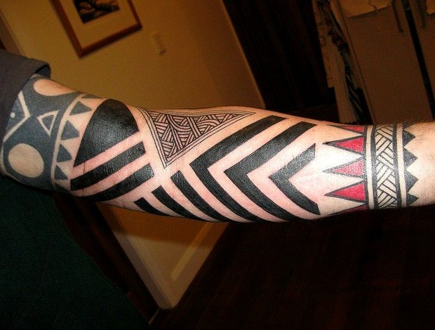 Diseño tribal antebrazo