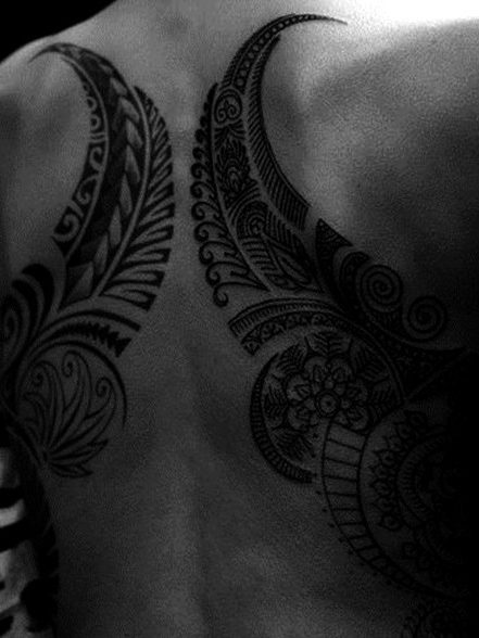 Tatuajes maoríes espalda