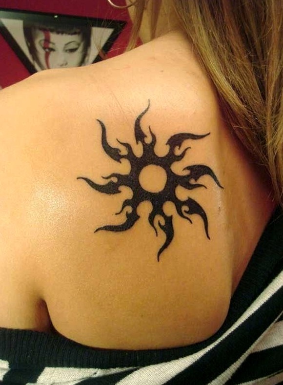 Tatuajes polinesios espalda