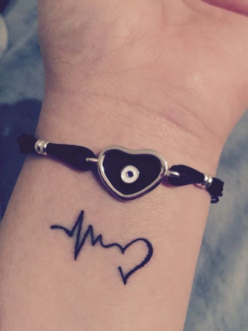 tatuaje electrocardiograma