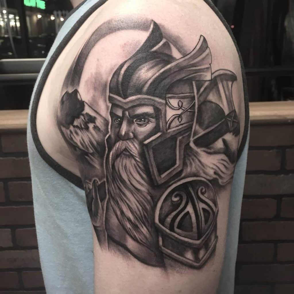 tatuaje guerrero nórdico