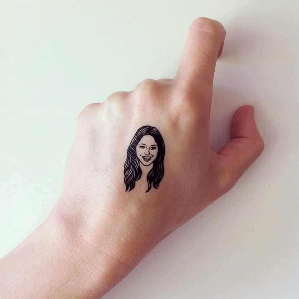 tatuaje temporal personalizado mujer