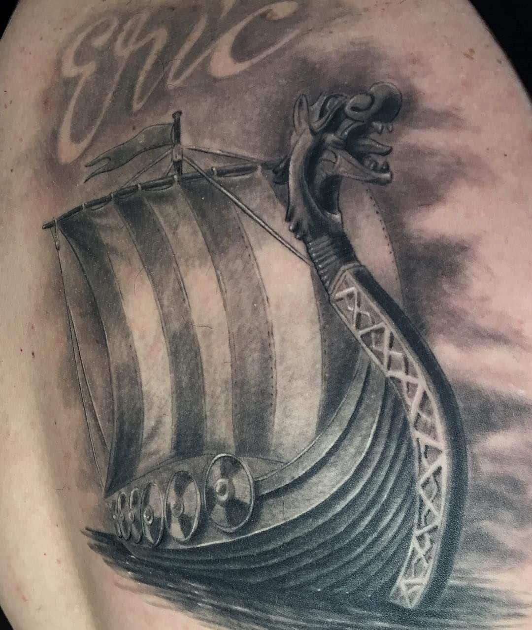 tatuajes barcos vikingos