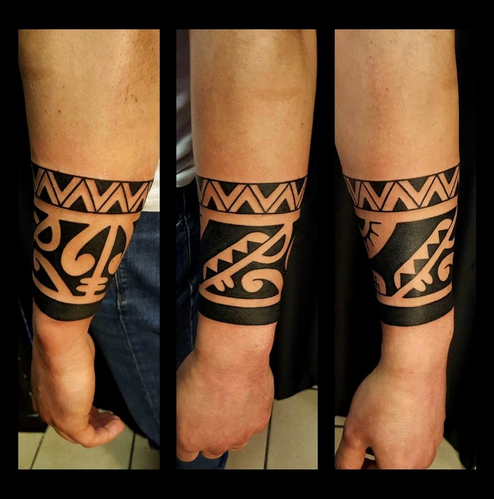 Tatuaje brazalete tribal