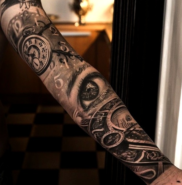 Tatuaje brazo entero hombre