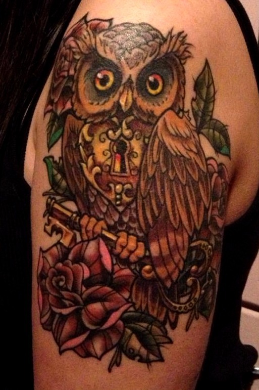 Tatuajes de búhos con llave y candado