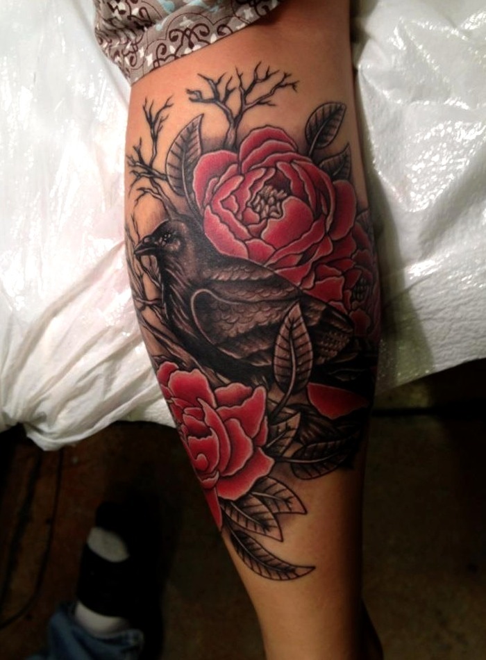 Tatuaje cuervo volando
