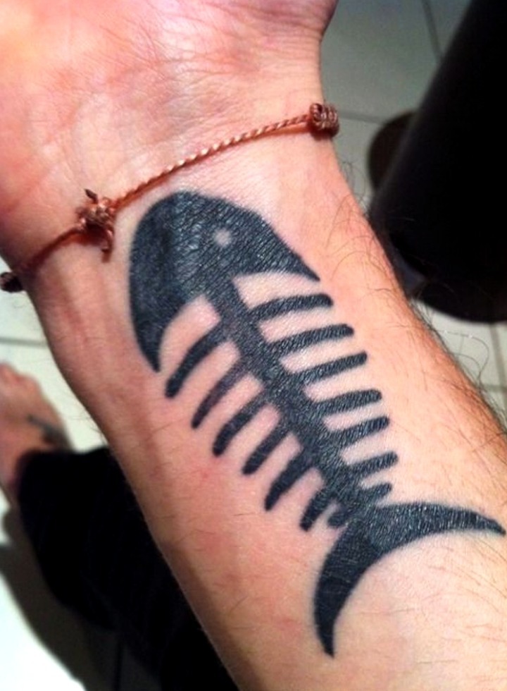 Tattoo esqueleto pez
