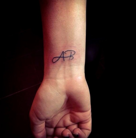 Tatuaje letra inicial
