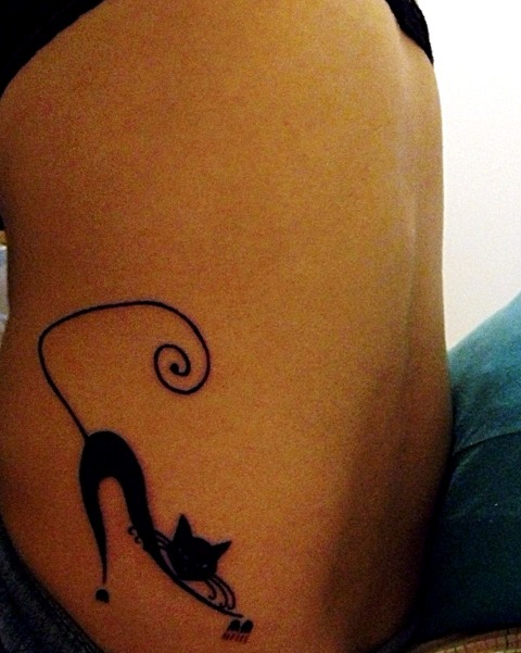 Tatuaje silueta gato negra