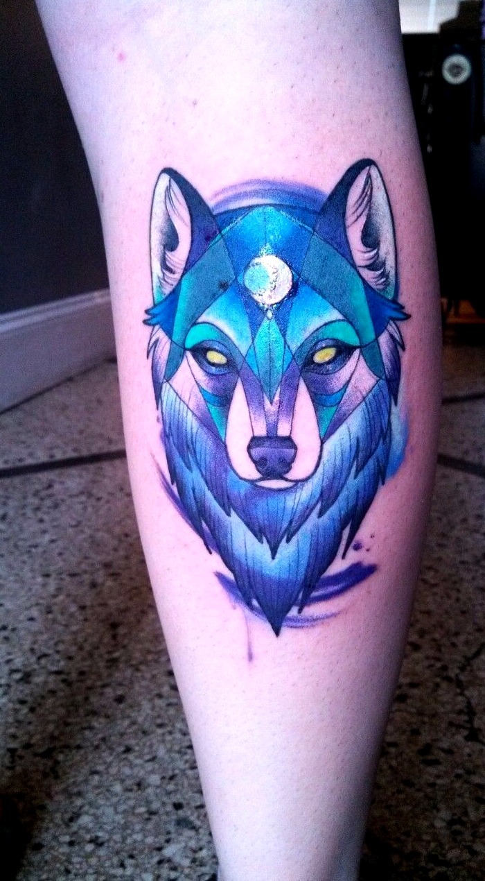 Tattoo lobo líneas geométricas