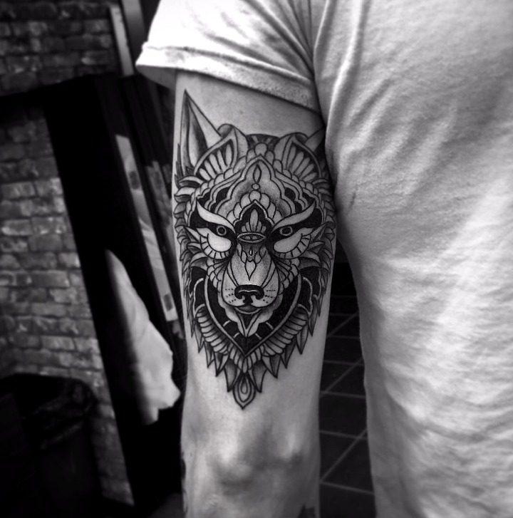 Tatuajes de lobos geométricos