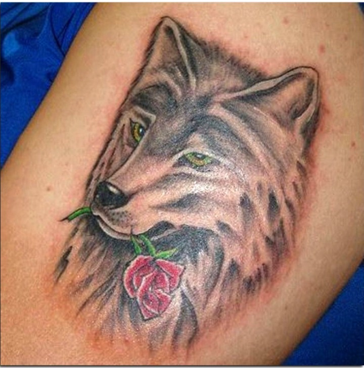 Diseño lobo con flores