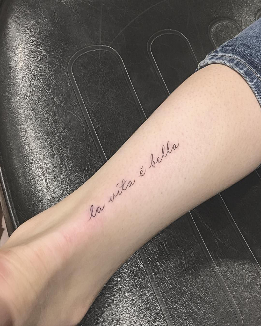 tatuajes de palabras minimalista