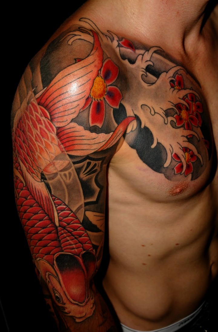 Tatuajes pecho y brazo japonés