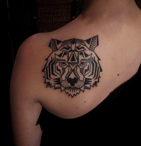 Tattoo tigre líneas