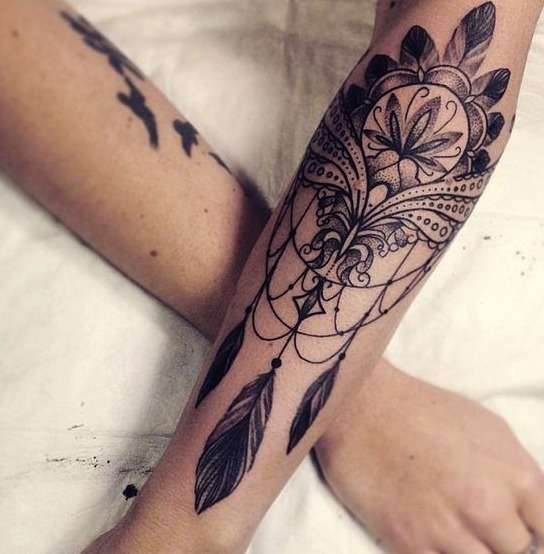 Tatuaje mandala antebrazo mujer