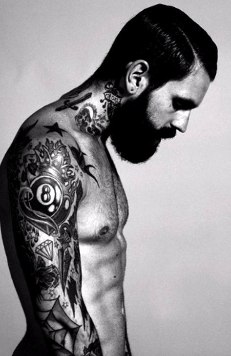 Diseño tatuaje brazo masculino