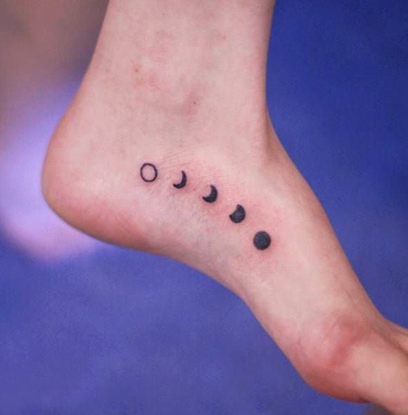 Tatuajes discretos pie