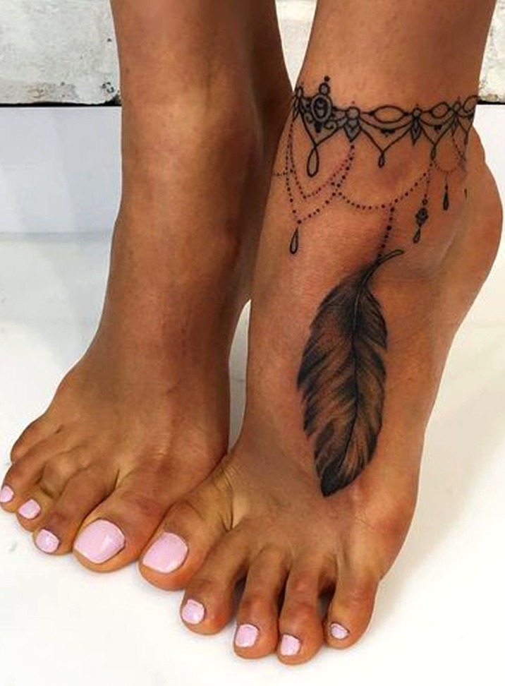 Tatuajes femeninos pie