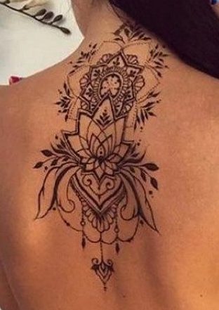 Tatuajes en la espalda delicados