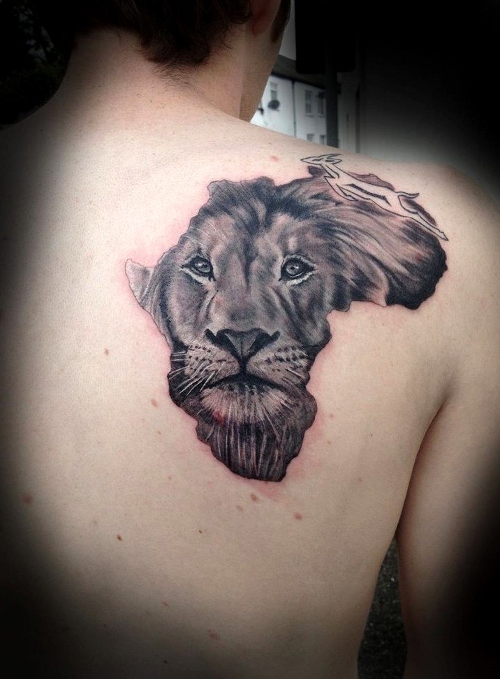 Tatuajes en la espalda de leones