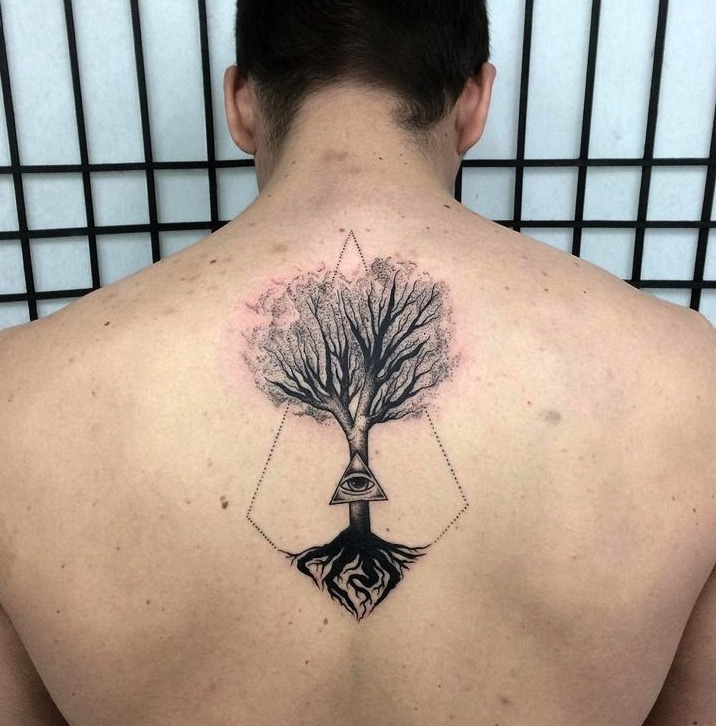 Tatuajes espalda hombres ángel