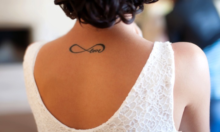 Tatuajes minimalistas espalda