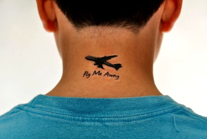 Tatuajes pequeños nuca