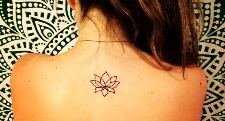 Tatuajes pequeños omóplato