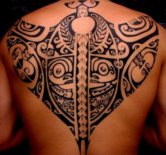 Tatuaje tribal polinesio