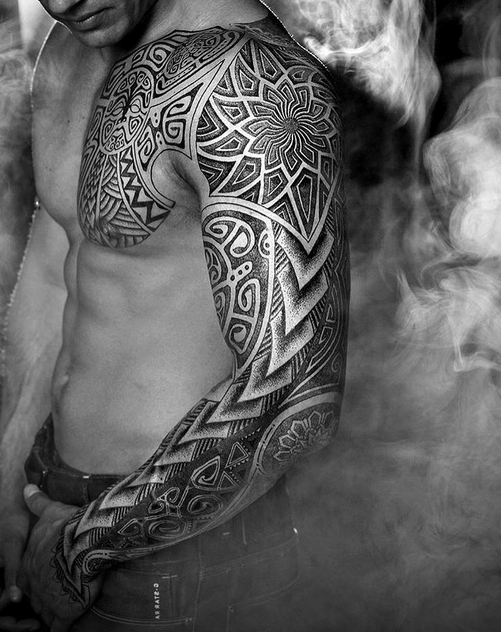 Diseño maorí masculino pierna