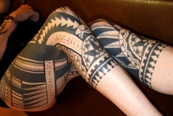 Tatuaje samoano pierna